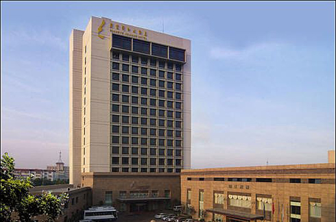 合肥元一希爾頓酒店自動門案例 - 中出網(wǎng)-智能出入口與停車充電門戶