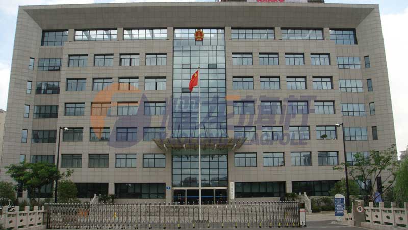 無錫市北塘區(qū)人民法院旗桿案例 - 中出網(wǎng)-智能出入口與停車充電門戶