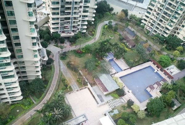 佛山順德雅居樂(lè)花園護(hù)欄案例 - 中出網(wǎng)-智能出入口與停車充電門戶