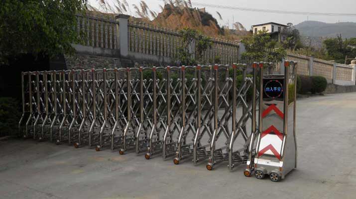 廣西百色雷遁二號(hào)伸縮門(mén)案例 - 中出網(wǎng)-智能出入口與停車充電門(mén)戶