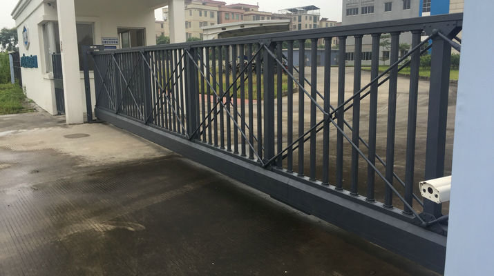 廣東某臺(tái)資外貿(mào)企業(yè)懸浮門案例 - 中出網(wǎng)-智能出入口與停車充電門戶