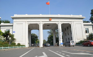 遼寧省人民政府電動伸縮門案例 - 中出網(wǎng)-智能出入口與停車充電門戶