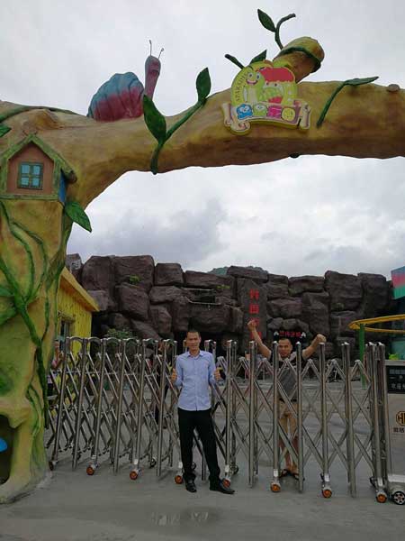 湖北游樂園電動(dòng)伸縮門案例 - 中出網(wǎng)-智能出入口與停車充電門戶