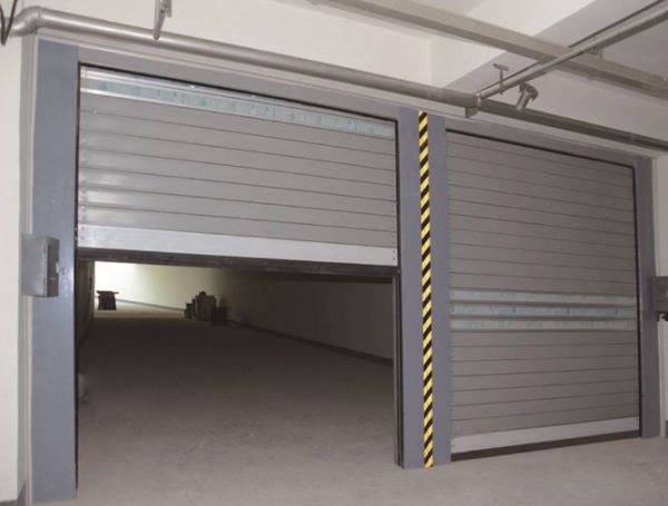 硬質(zhì)快速門