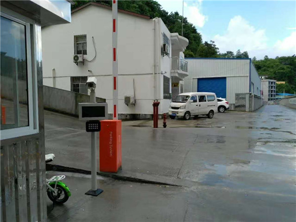 長(zhǎng)陽(yáng)津洋口小區(qū)道閘案例 - 中出網(wǎng)-智能出入口與停車充電門戶