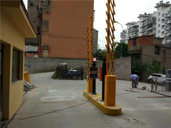 弘林大廈道閘案例 - 中出網(wǎng)-智能出入口與停車(chē)充電門(mén)戶(hù)