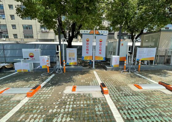 中國(guó)石油無(wú)錫錢巷充電站 - 中出網(wǎng)-智能出入口與停車充電門戶