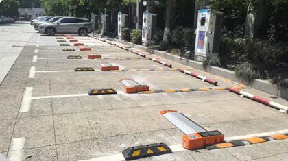 充電站停車管理（地鎖+車位相機(jī)） - 中出網(wǎng)-智能出入口與停車充電門戶