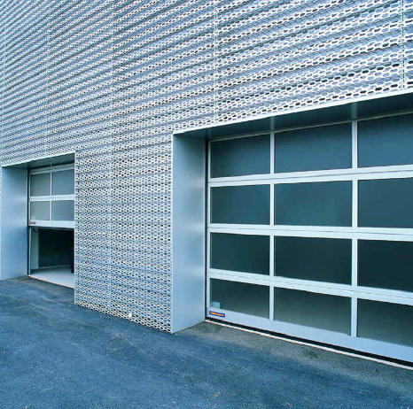 汽車4S展廳分節(jié)提升式車庫門