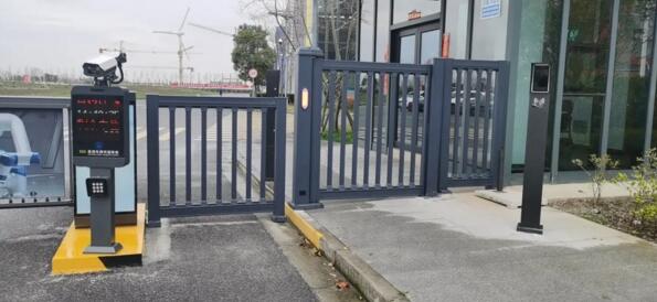 升級后的人行通道出入口