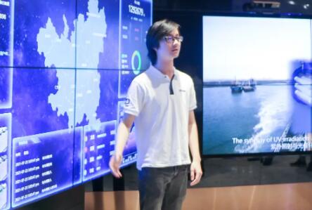 百勝智能董事兼副總經(jīng)理劉子堯負責此次現(xiàn)場接待