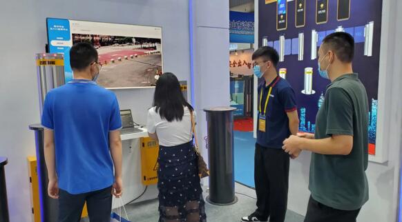 百勝全自動智能升降柱系列