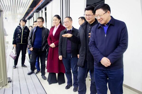 南航黨委領導一行詳細了解百勝產(chǎn)品的功能特性與研發(fā)創(chuàng)新