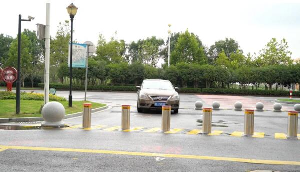 實(shí)現(xiàn)“人車(chē)分流”，維護(hù)道路交通安全