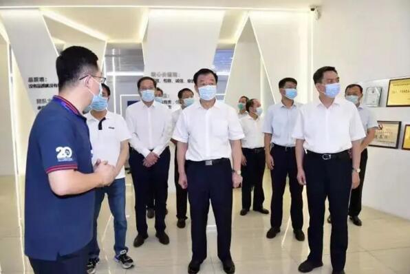 江西省省委書記、省人大常委會主任劉奇一行蒞臨百勝智能調(diào)研指導(dǎo)