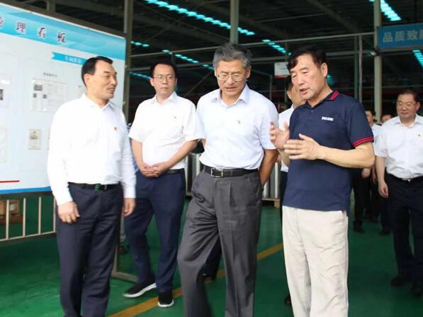 省紀委書記馬森述關(guān)切百勝企業(yè)經(jīng)營情況，聽取企業(yè)訴求