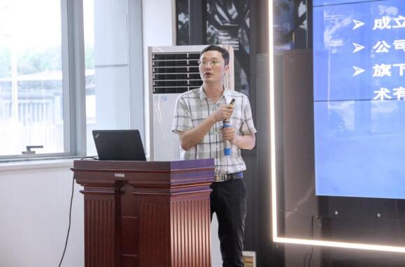 南昌市安防協(xié)會劉一林書記對百勝智能的企業(yè)實(shí)力和行業(yè)成果給予高度肯定