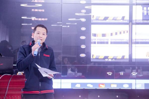 工程項(xiàng)目部部長謝小斌分享“政府公關(guān)及工程項(xiàng)目開發(fā)心得”