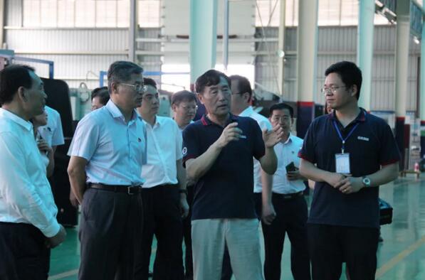 省紀委書記馬森述了解百勝鈑金柔性生產線運營效率