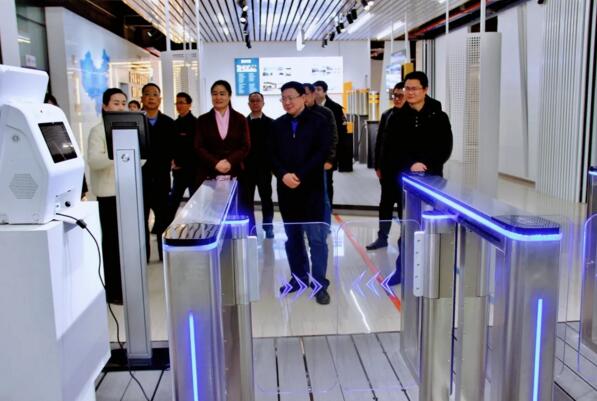 南航黨委領(lǐng)導一行了解“昌通碼”終端掃碼儀