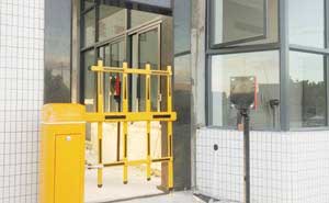 汕頭隆慶紙業(yè)柵欄道閘案例 - 中出網(wǎng)-智能出入口與停車充電門戶