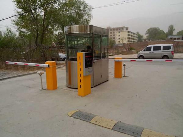 西寧市林業(yè)小區(qū)停車場系統(tǒng)案例 - 中出網-智能出入口與停車充電門戶