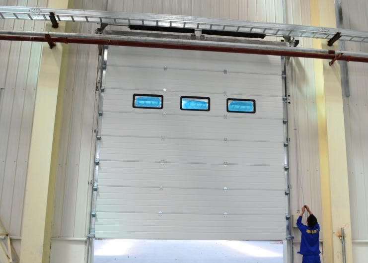 垂直提升門(mén)