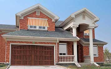 實(shí)木車(chē)庫(kù)門(mén)