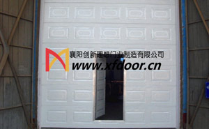 中車集團(tuán)襄陽(yáng)南車電機(jī)技術(shù)有限公司工業(yè)提升門案例