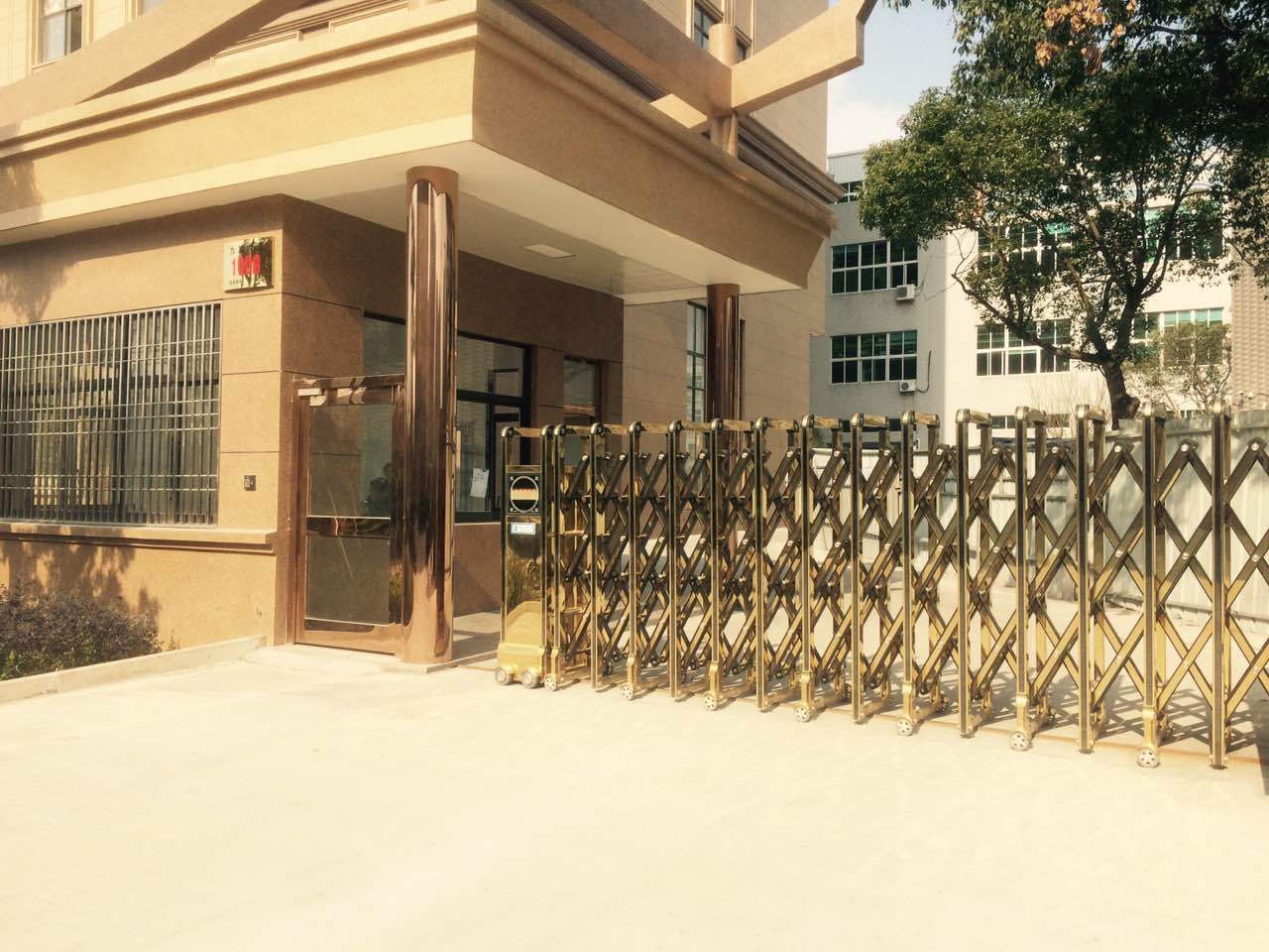 南北德信金甲衛(wèi)士電動伸縮門成功進(jìn)駐臺州