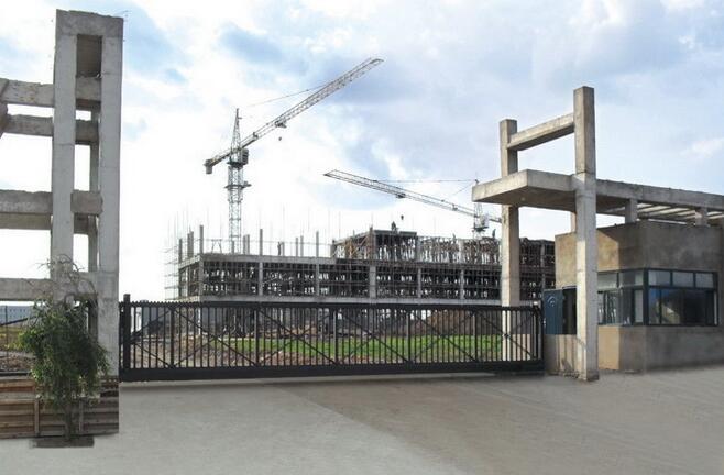 南北德信懸浮折疊門成功安裝在北京圣地安燃氣配件有限公司大門口