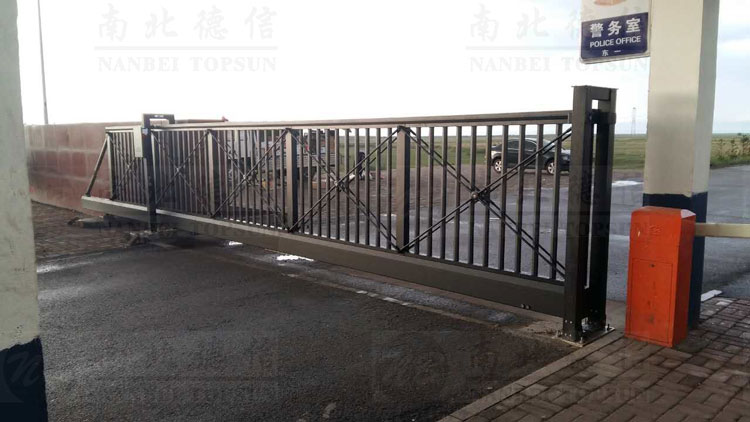 集安市合泰機(jī)電貿(mào)易有限公司818L對(duì)開(kāi)懸浮平移門(mén) - 中出網(wǎng)-智能出入口與停車(chē)充電門(mén)戶