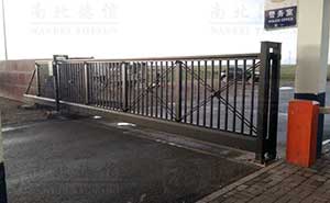 集安市合泰機(jī)電貿(mào)易有限公司818L對(duì)開(kāi)懸浮平移門(mén)