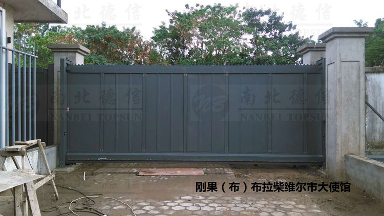 剛果大使館歐寶818LP1智能無軌懸浮門案例 - 中出網-智能出入口與停車充電門戶