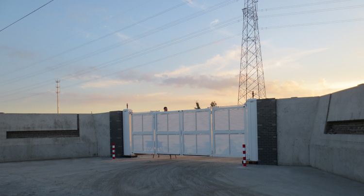 鹽城西大豐劉莊自來水廠無軌懸浮門案例 - 中出網(wǎng)-智能出入口與停車充電門戶