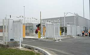 華晨寶馬新工廠智能無軌懸浮門工程案例