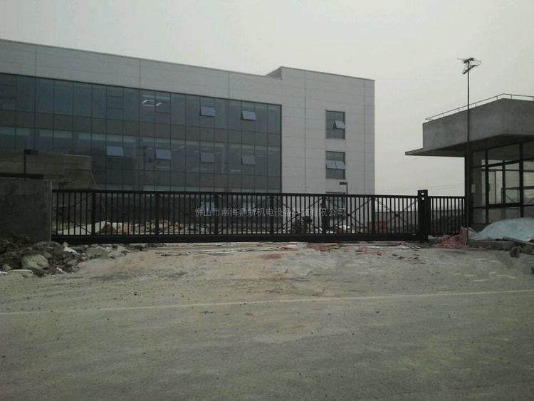 上海漢瑞普澤粉粒體技術有限公司智能無軌懸浮門工程案例 - 中出網(wǎng)-智能出入口與停車充電門戶