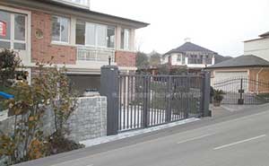 溧陽(yáng)市天目國(guó)際村智能無(wú)軌懸浮門(mén)工程案例 - 中出網(wǎng)-智能出入口與停車(chē)充電門(mén)戶(hù)