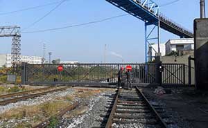 中國石化岳陽分公司智能無軌懸浮門工程案例 - 中出網(wǎng)-智能出入口與停車充電門戶