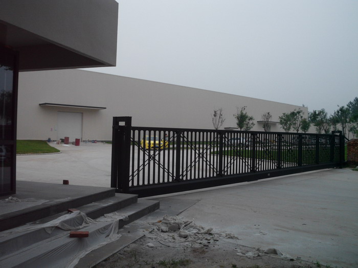 石家莊正定縣城智能無軌懸浮門工程案例 - 中出網(wǎng)-智能出入口與停車充電門戶