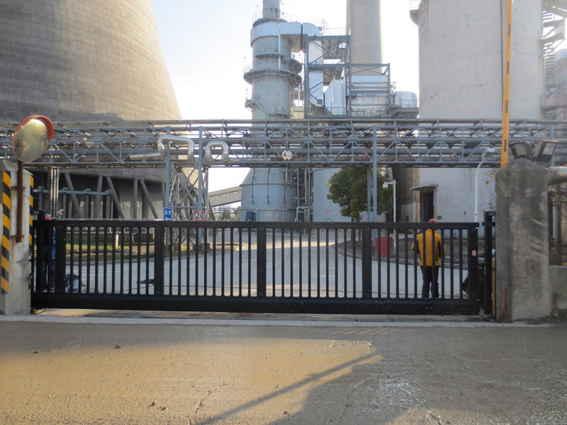 蘇州市華能電廠智能安全伸縮平移門工程案例 - 中出網(wǎng)-智能出入口與停車充電門戶