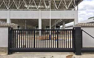 南寧軌道交通集團(tuán)5米（1）智能安全伸縮平移門工程案例