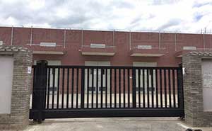 南寧軌道交通集團(tuán)5米智能安全伸縮平移門工程案例