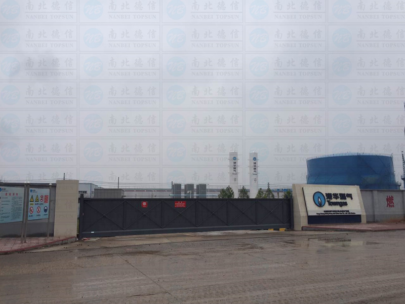 港華燃?xì)?818-LP智能安全伸縮平移門工程案例 - 中出網(wǎng)-智能出入口與停車充電門戶