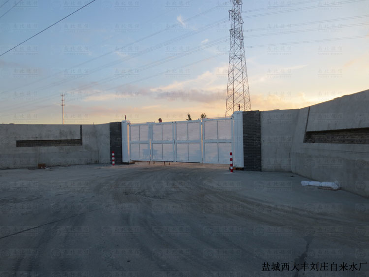鹽城西大豐劉莊自來水廠智能懸折門案例 - 中出網(wǎng)-智能出入口與停車充電門戶