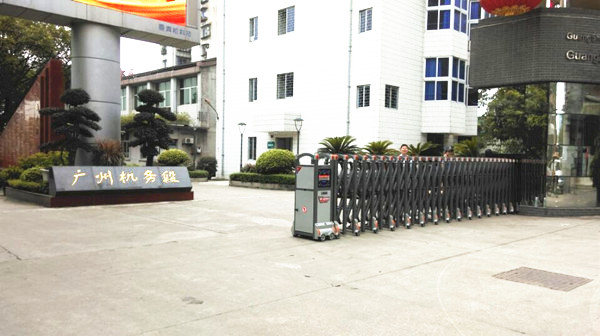 百勝伸縮門開門機成功安裝在廣州機務(wù)段 - 中出網(wǎng)-智能出入口與停車充電門戶