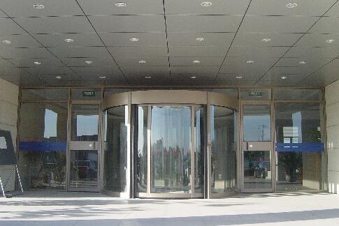 三伊電子旋轉(zhuǎn)門案例 - 中出網(wǎng)-智能出入口與停車充電門戶