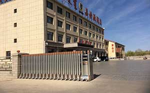 嘉世源酒店伸縮門(mén)案例