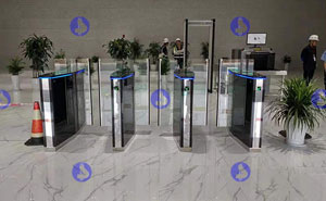 SK海力士半導(dǎo)體（重慶）速通門項(xiàng)目案例—翼閘SR-1400系列 - 中出網(wǎng)-智能出入口與停車充電門戶