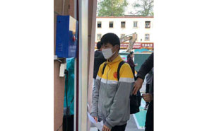 洛陽(yáng)市二十六中安裝安天下測(cè)溫安檢門案例